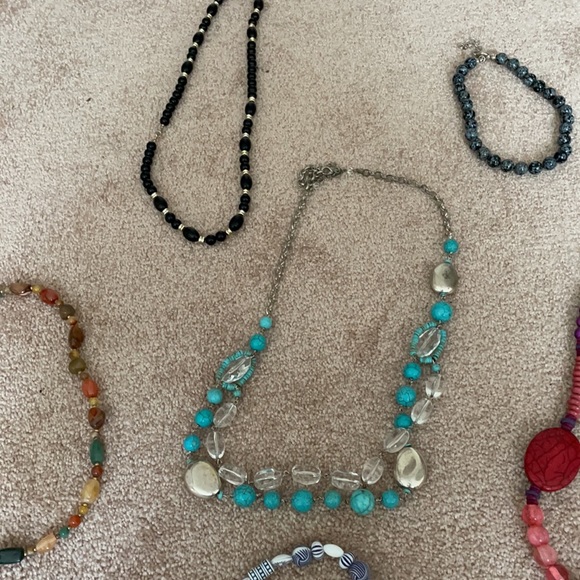 Assorted necklaces, earrings & bracelets - Picture 12 of 13